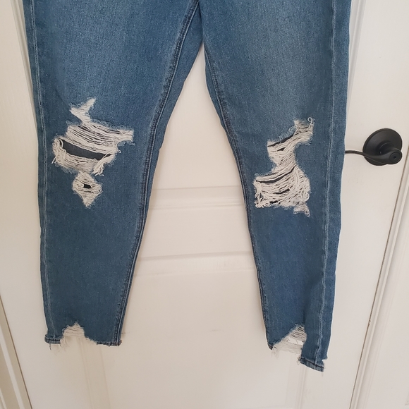 American Eagle Mom Jeans size 0 Distressed - Picture 3 of 4